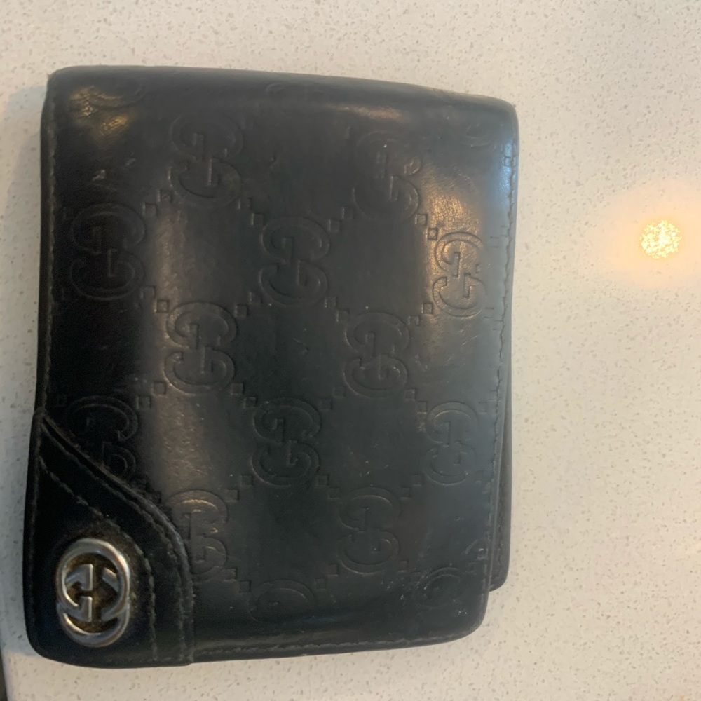 Black Gucci wallet